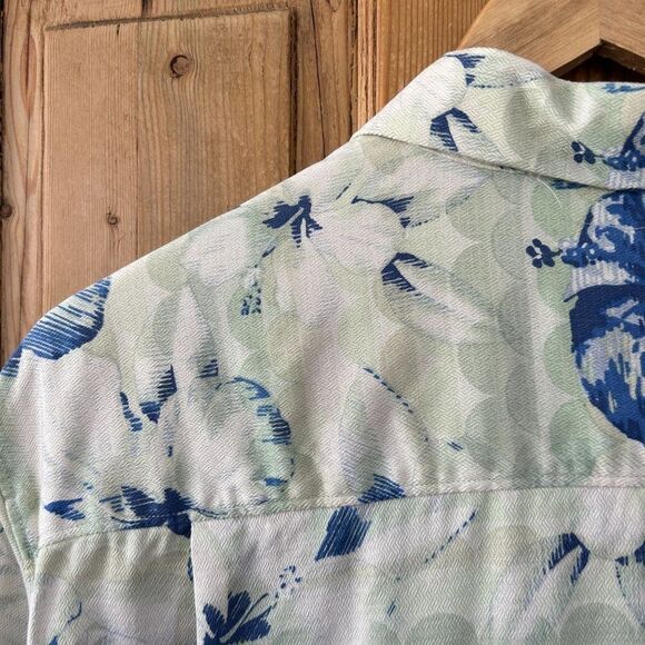 Tommy Bahama Large Original Fit Silk Pale Green and Blue Button Front Shirt - Picture 13 of 15